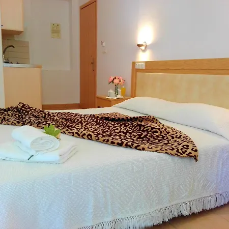 Evita's Hotel 2*